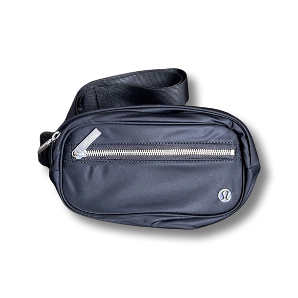 lululemon athletica bags lululemon wunderlust belt bag 1.8L Lululemon Wunderlust Belt Bag Review